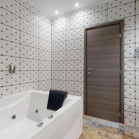Jacuzzi *